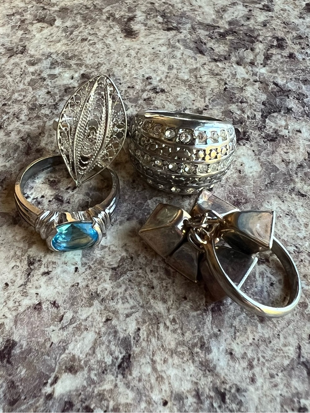 4 Silver Tone Rings - Picture 10 of 14